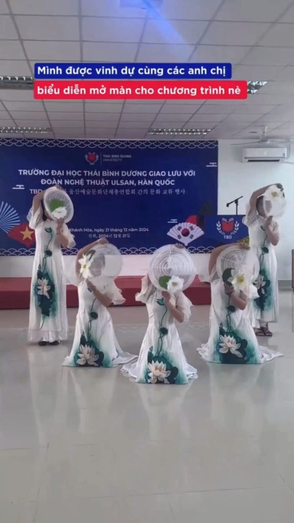 Video thumbnail - Giao lưu văn hóa sinh viên TBD và Hàn Quốc